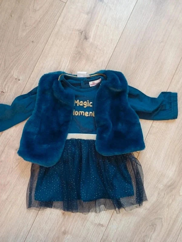 Robe avec gilet fourrure et collant tenue soirée taille 9 mois – photo 2